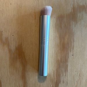 RMS foundation brush